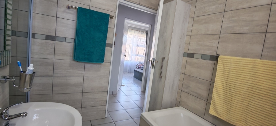 2 Bedroom Property for Sale in Dana Bay Western Cape